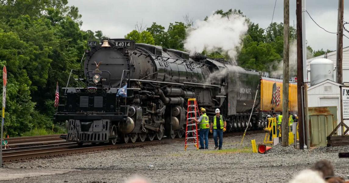 Big Boy 4014’s East Coast tour draws generations trackside near Pittsburgh visit | National News