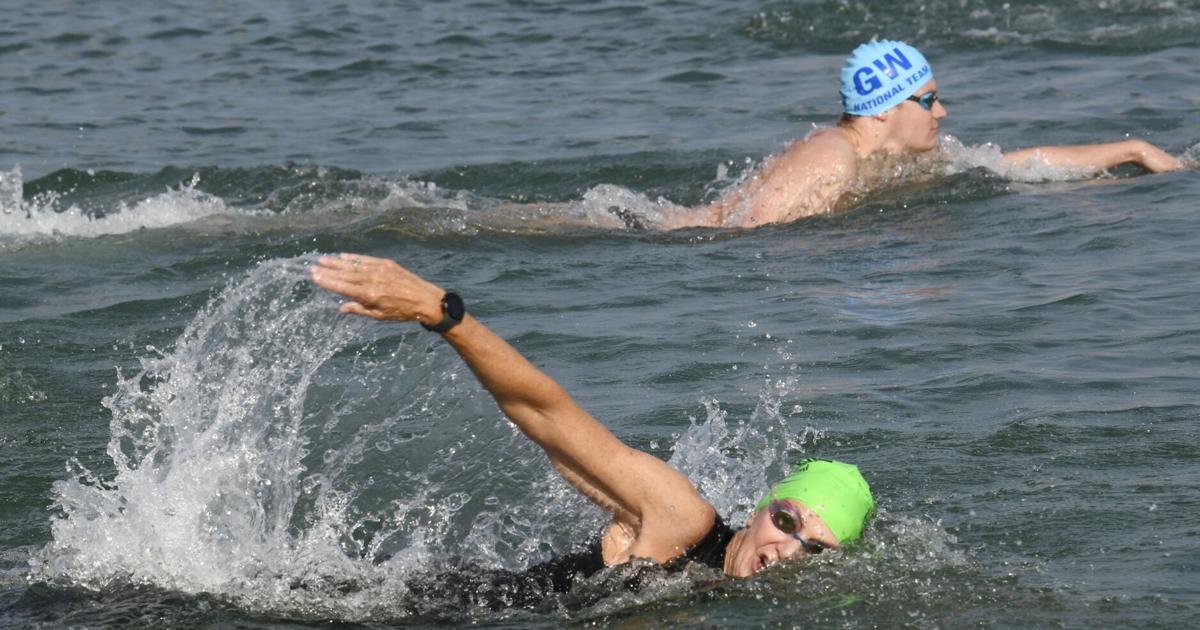 Swimmers tackle mile swim in Lake Erie in honor of longtime instructor | Sports