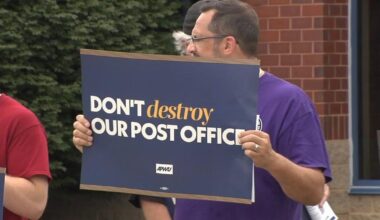‘We don't look at a ballot and decide if it's Republican or Democrat’: Local postal workers push back on Trump's election doubts | Bethlehem Area