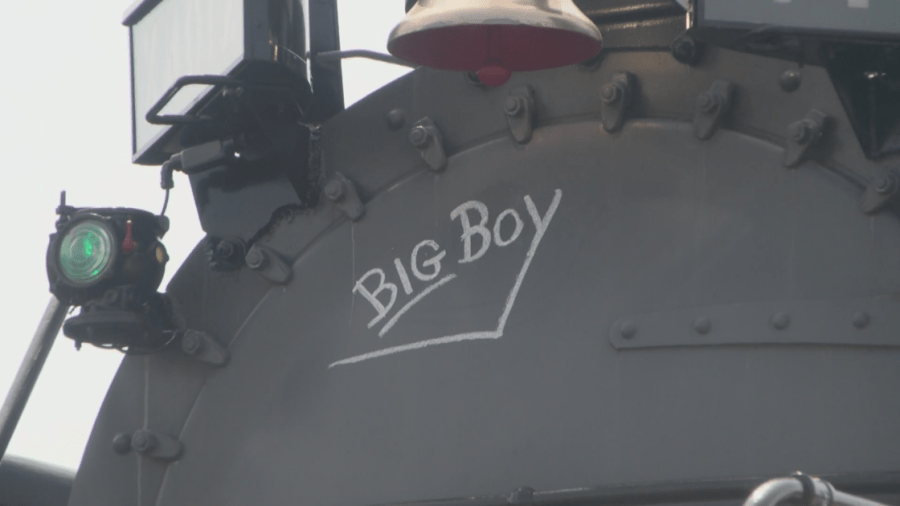 Big Boy 4014 prepares to depart from Scranton