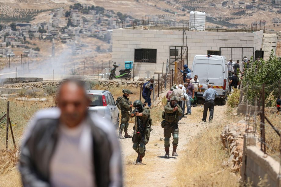 Israeli army disperses protest in southern West Bank, injures, arrests Palestinians – Middle East Monitor
