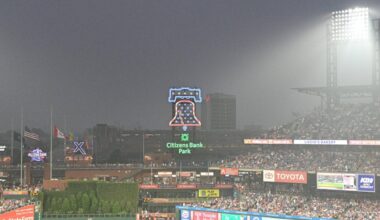 With wildfire smoke creeping in, Phillies and Mets play on through haze in Philadelphia