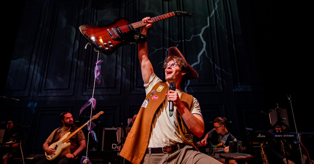 Benjamin Franklin is reimagined as a rock star in new musical 'The Sound of America'