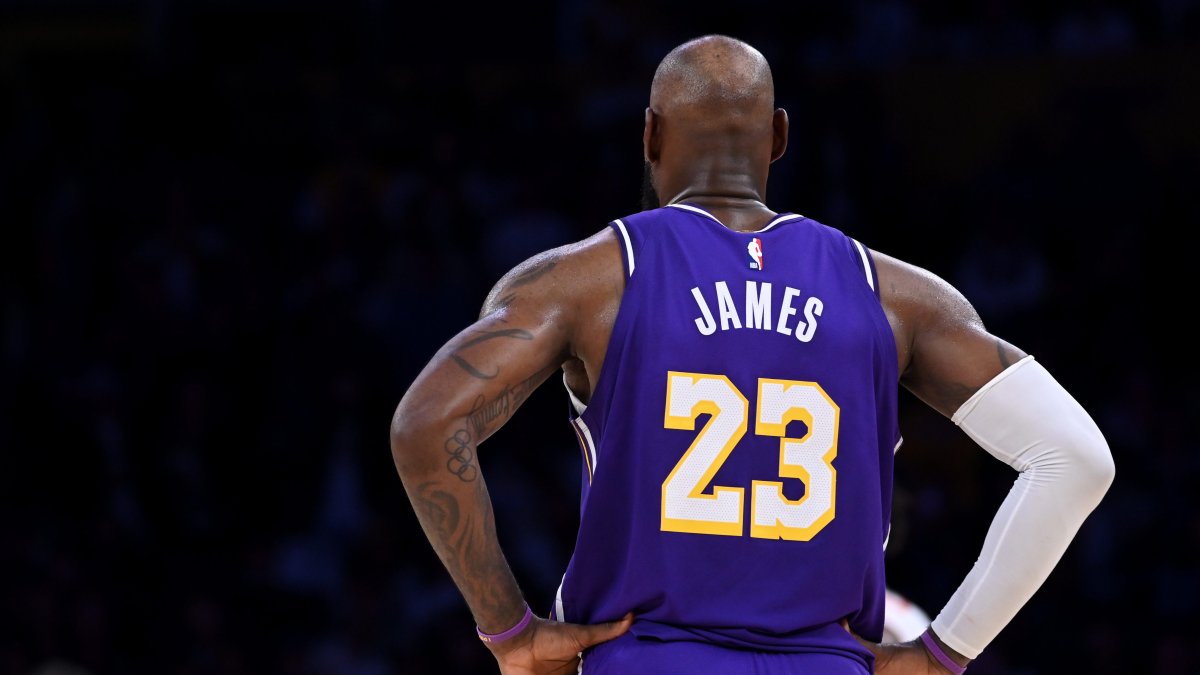 Sales for LeBron James’ Sixers No. 23 jersey breaks Fanatics record – NBC10 Philadelphia