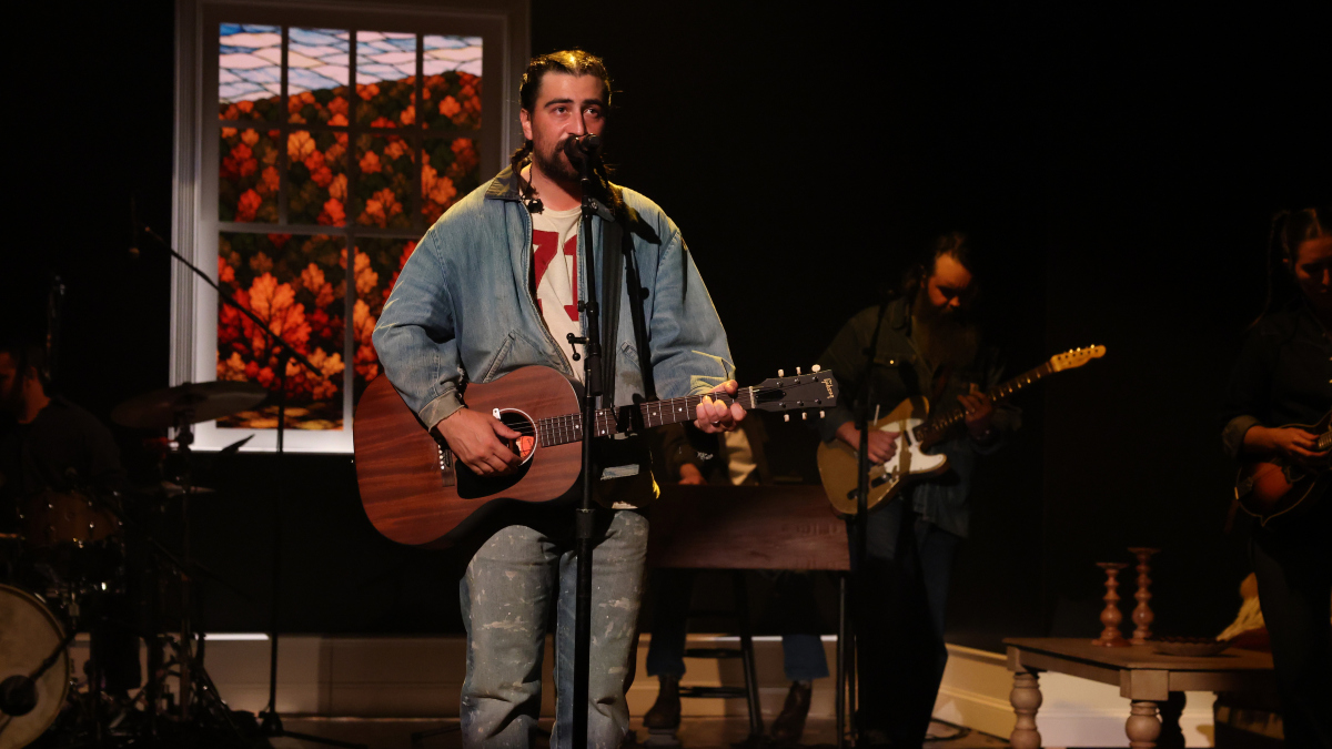 Paws Tied About Your Pittsburgh Plans? Noah Kahan Extends Invitations to Fans Who Might Be Visiting the City for a Different Reason