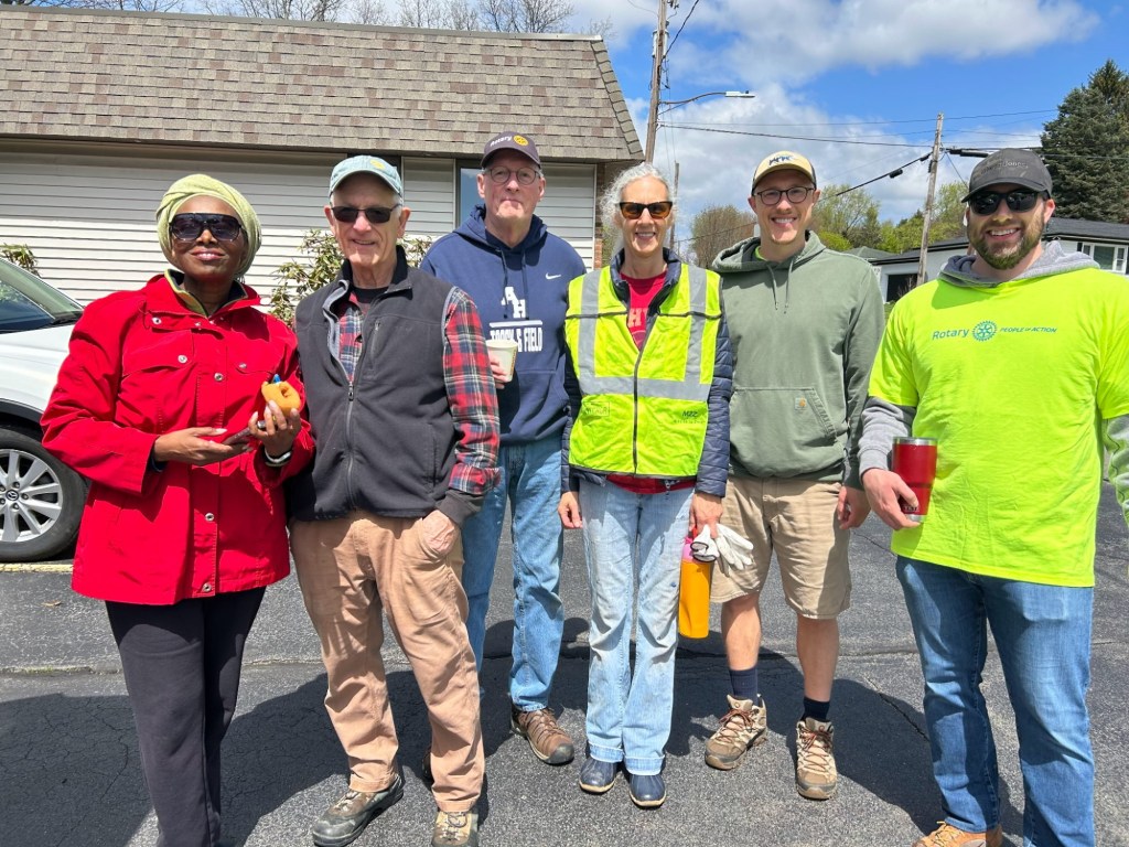 Road Ranger Rotarians clean US 6 and 11 – Scranton Times-Tribune