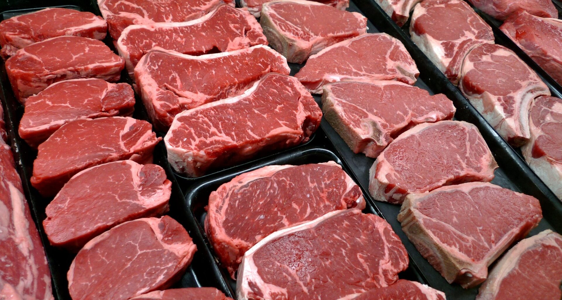 Inspectors find dead mouse in meat department, droppings in markets