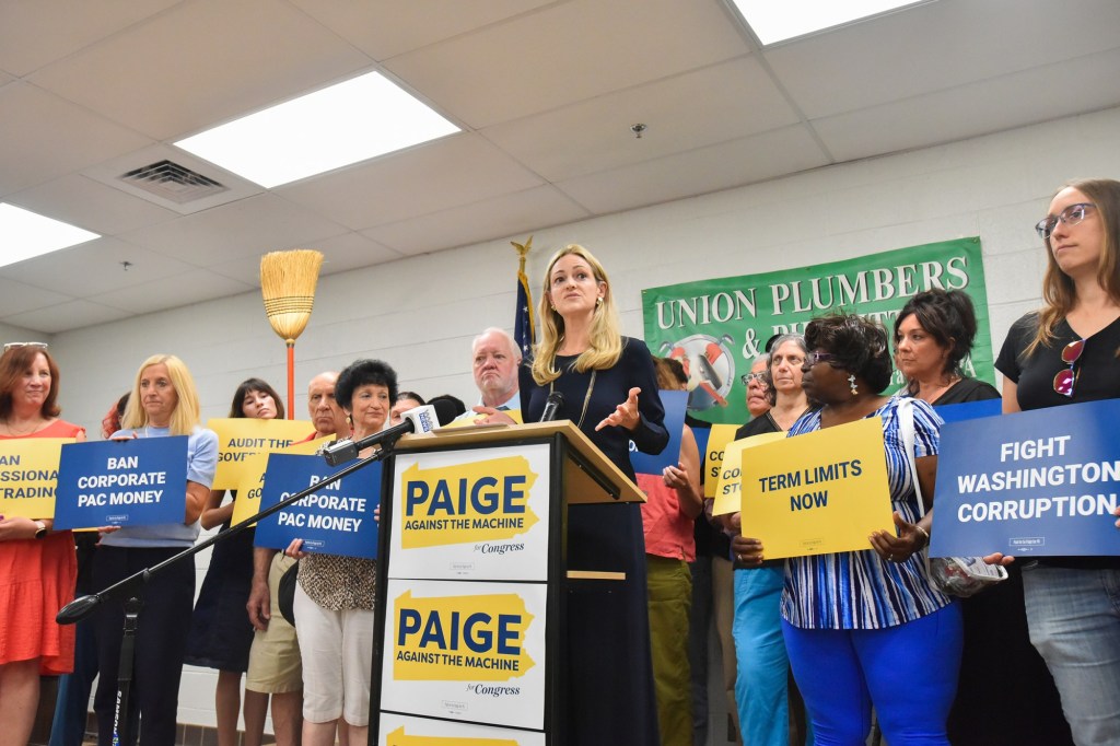 Cognetti announces "anti-corruption" agenda she'd pursue in Congress