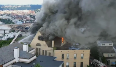 Massive fire breaks out at vacant church in Pittsburgh