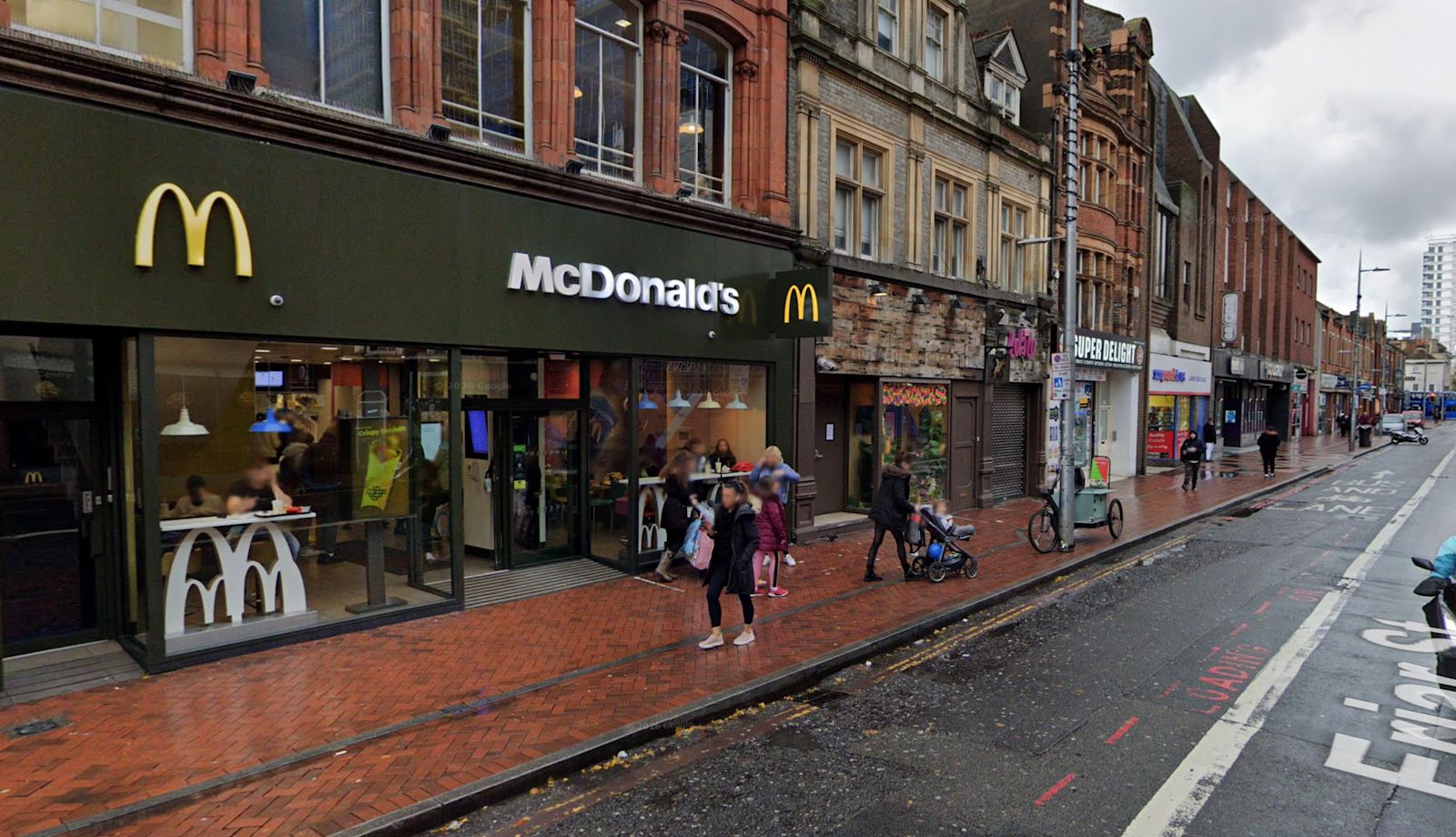 Arrest after suspicious packages found in Reading town centre