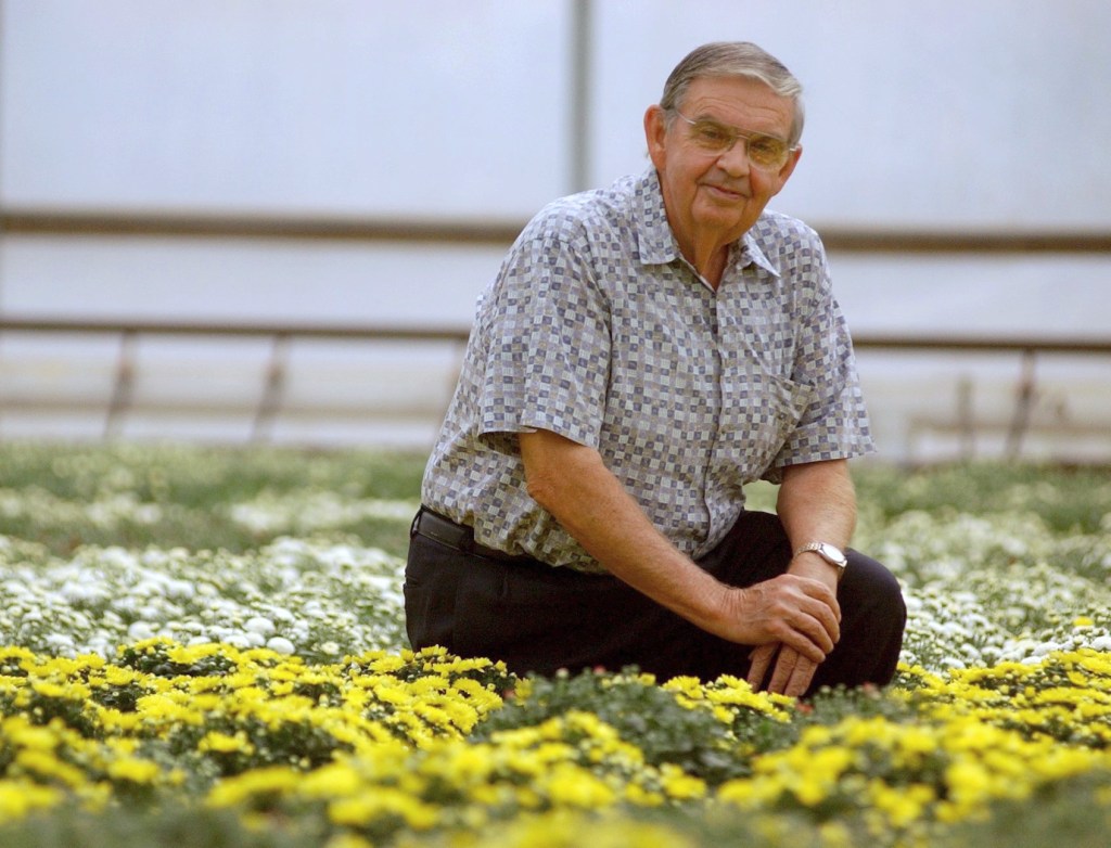 Dan Schantz, Lehigh Valley farmer known for greenhouse outlets, dies