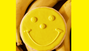 Banana-flavored Smiley Cookie now available