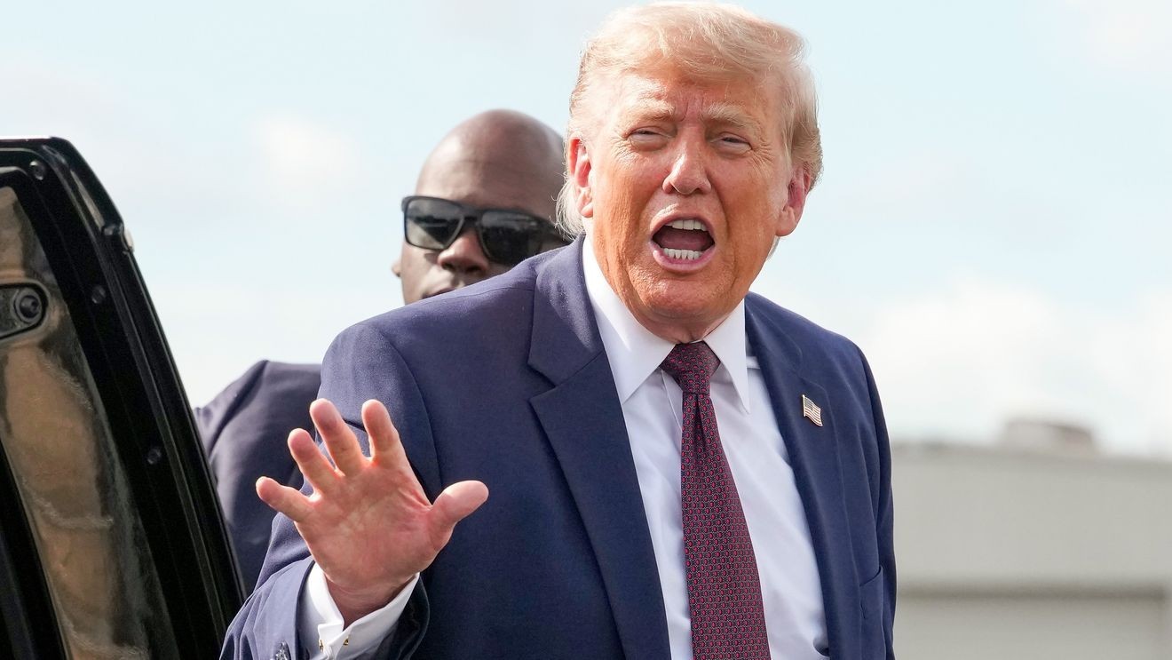 READING, PENNSYLVANIA - JUNE 23: U.S. President Donald Trump waves to the media as he walks to board Air Force One while departing Reading Regional Airport on June 23, 2026 in Reading, Pennsylvania. President Trump traveled to Pennsylvania to deliver remarks at a Mack Trucks facility. (Photo by Andrew Harnik/Getty Images)