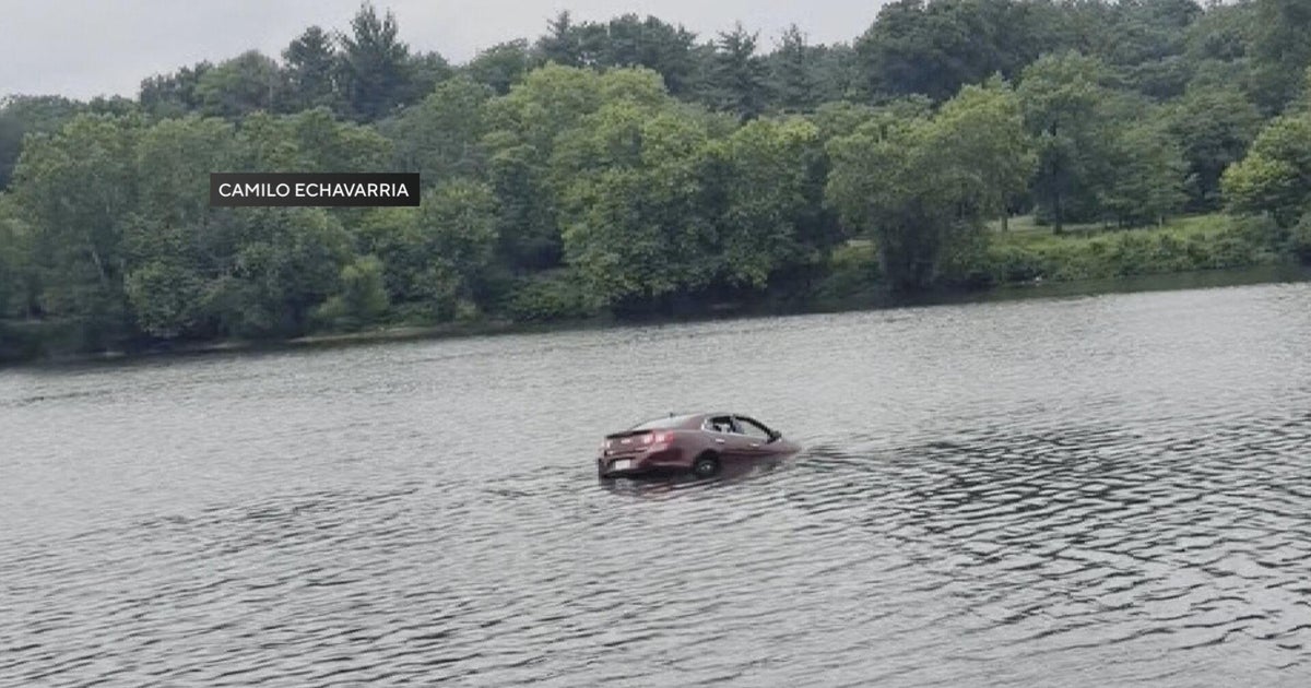 Rower pulls person from Schuylkill River after car submerges underwater