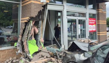 Car slams into busy business in Robinson Twp.