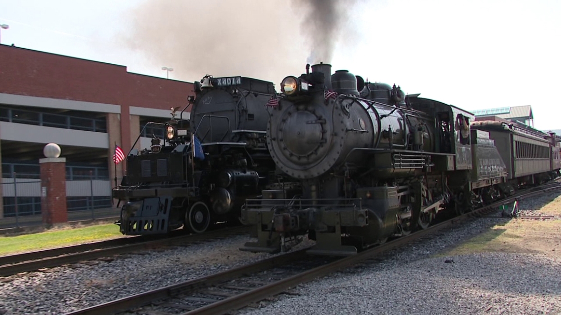 Union Pacific Big Boy 4014 leaves Scranton, thrilling rail fans on cross-country journey