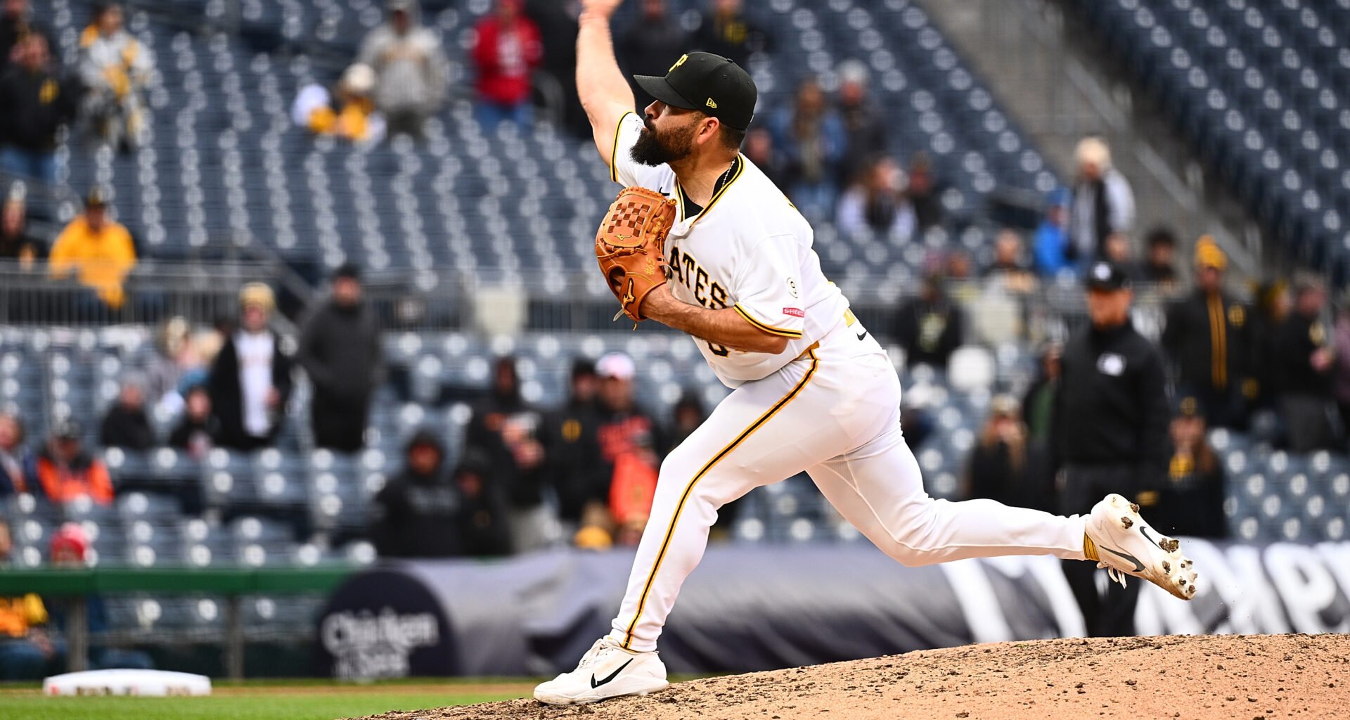 Chicago White Sox acquire RHP José Urquidy from Pittsburgh