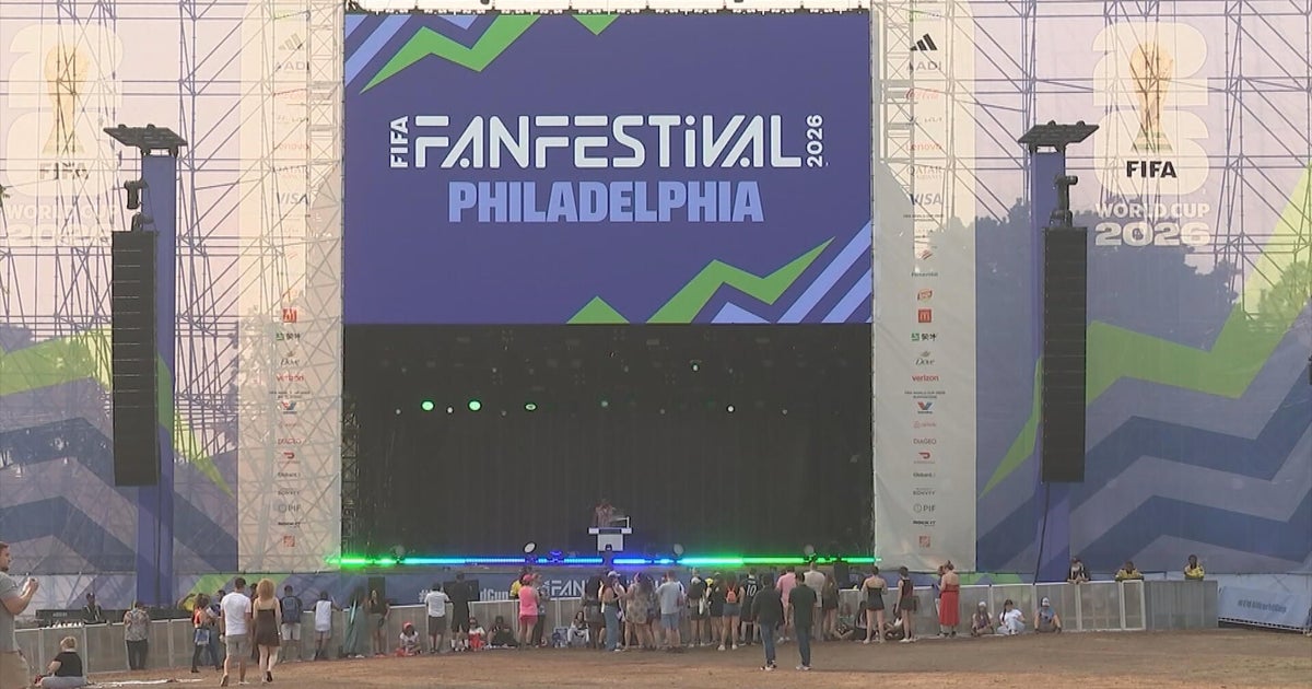 Despite hazy skies, fans pack FIFA Fan Festival in Philadelphia for final weekend