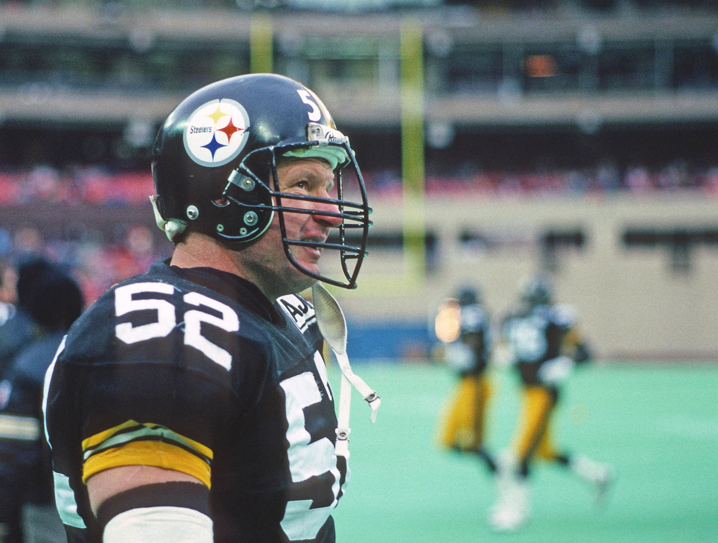 PITTSBURGH, PA - DECEMBER 18: Center Mike Webster #52 of the Pittsburgh Steelers looks on from the sideline during a game against the Miami Dolphins at Three Rivers Stadium on December 18, 1988 in Pittsburgh, Pennsylvania. The Steelers defeated the Dolphins 40-24. (Photo by George Gojkovich/Getty Images)