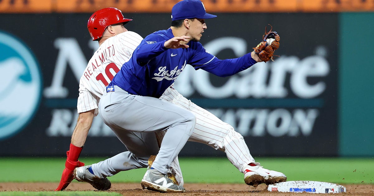 Philadelphia Phillies' baserunning mistakes end potential 9th inning rally in loss to Los Angeles Dodgers