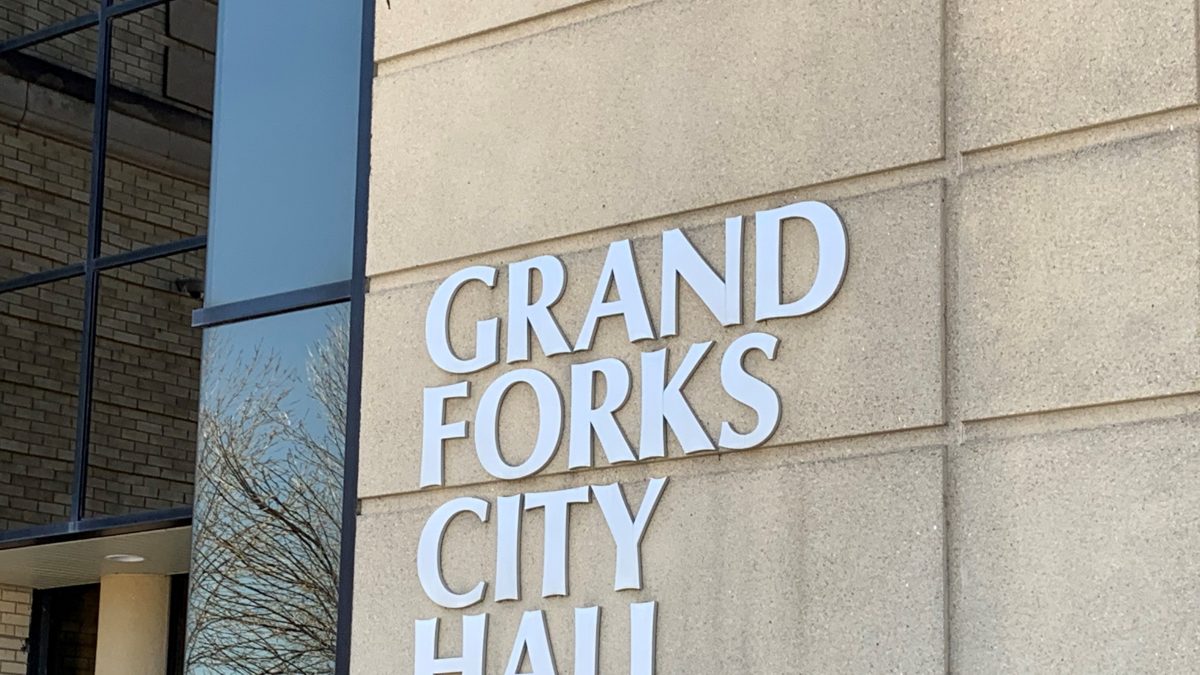 Grand Forks City Council Approves Second Reading Of Off-Street Parking Ordinance, Swears In Council Members