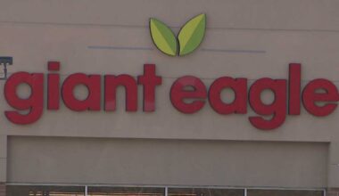 Giant Eagle shopper uses stolen credit cards in Pennsylvania