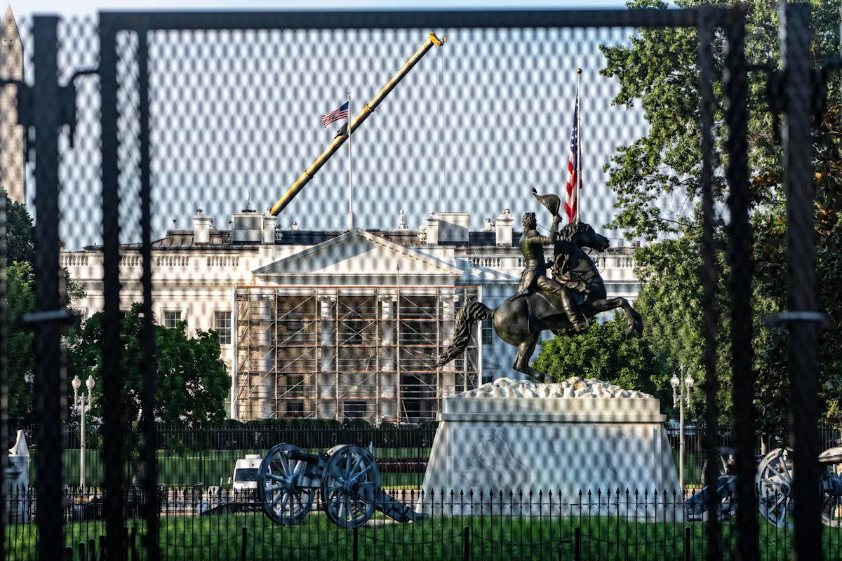 White House considering plan to add permanent fencing on Pennsylvania Ave.