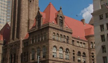 Woman scammed out of $2K at ATM inside Allegheny County Courthouse – WPXI