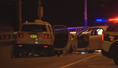 2 injured, 1 critically, in head-on crash on West Carson Street in Pittsburgh – WPXI