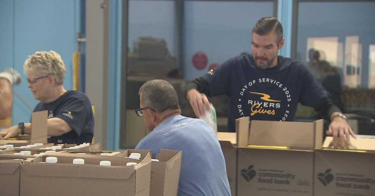 Rivers Casino employees participate in annual volunteer event with Pittsburgh food bank