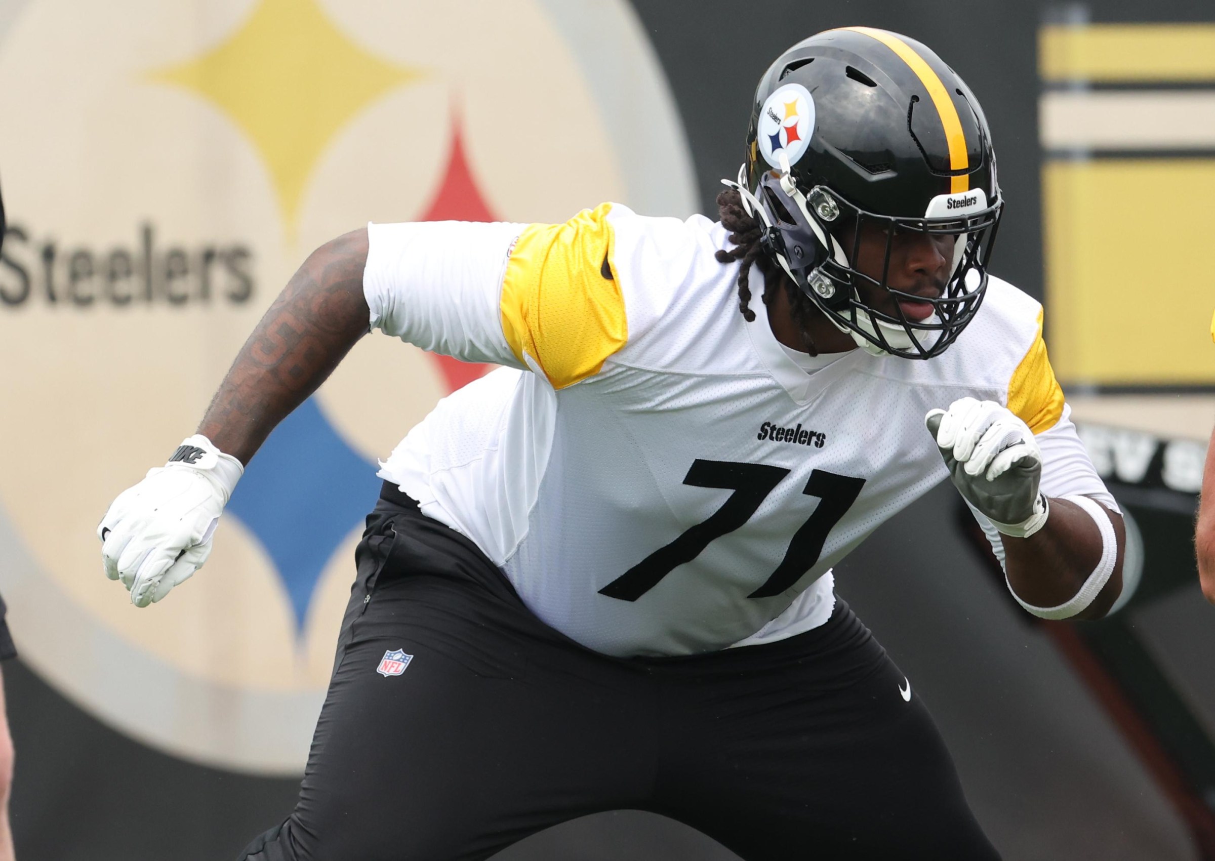 Jun 9, 2026; Pittsburgh, PA, USA; Pittsburgh Steelers offensive tackle Max Iheanachor (71) participates in drills during Minicamp at UPMC Rooney Sports Complex. Mandatory Credit: Charles LeClaire-Imagn Images