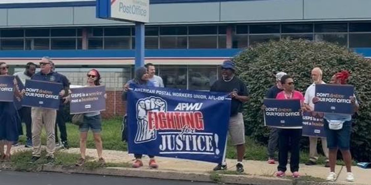 Philly postal workers rally to protect USPS from privatization, political attack