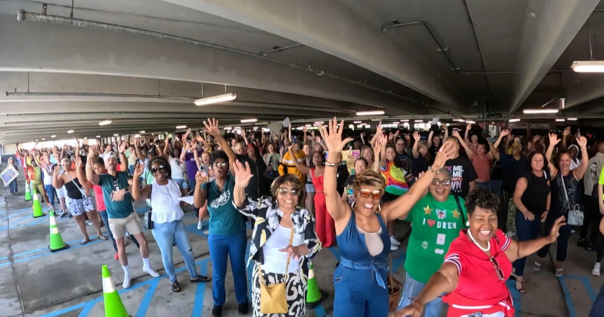 Hundreds line up in Philadelphia for chance to be on "The Price Is Right"