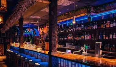 New bar/restaurant brings island vibe to Downtown Pittsburgh