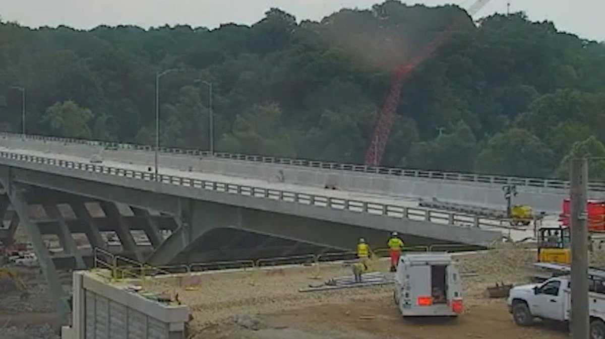 TIMELAPSE: Commercial Street Bridge slides into place