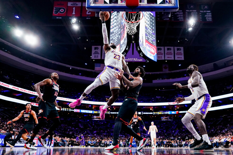 LeBron moves Philly up, but OKC and Spurs remain NBA favorites