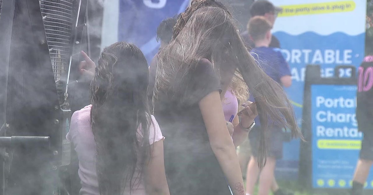 Argentina, England fans battle heat at Philadelphia FIFA Fan Festival