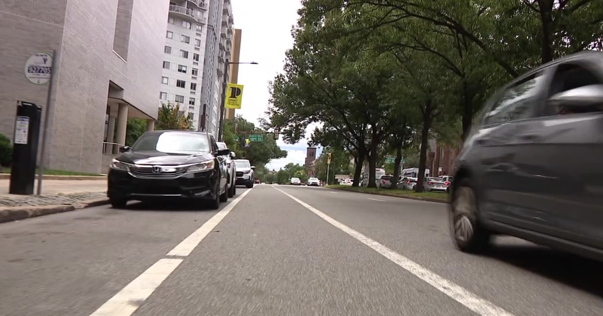 Philadelphia pianist injured after runner pushes him off bike on Spring Garden