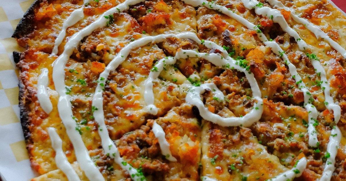 Lucky Duck debuts egg-ess breakfast pizza with maple syrup and hash browns