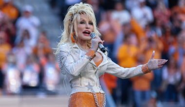 Watch Dolly Parton's encore from her last Philadelphia concert