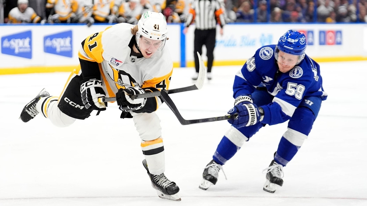 Pittsburgh Penguins sign 23-year-old forward Ville Koivunen to an eight-year deal