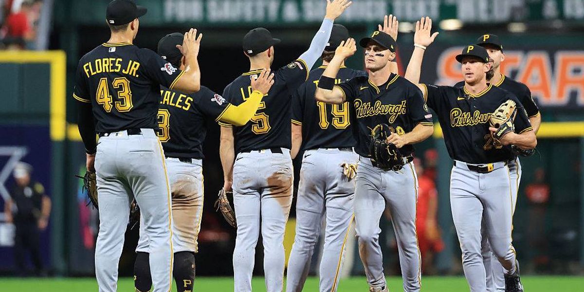 Pirates snap four-game skid in 4-1 win against Reds