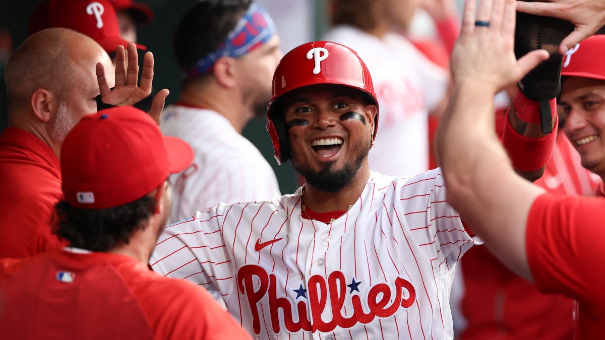 Luis Arráez shines in Phillies debut with two RBIs – NBC Sports Philadelphia
