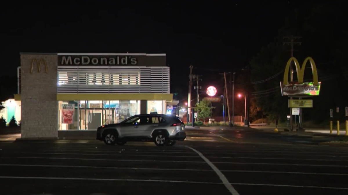 Arrest warrant: Man hits cruiser at Allegheny County McDonald's, leads police on chase