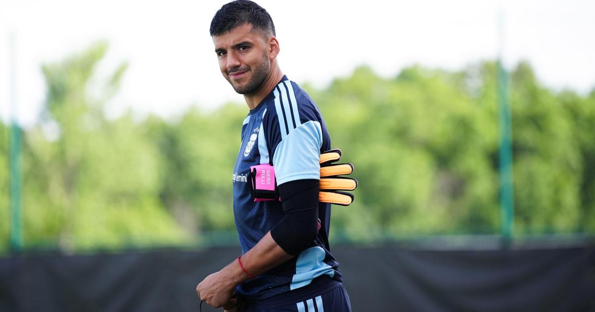 Argentina goalkeeper Geronimo Rulli rejoins Man City from Marseille