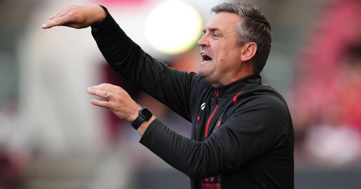 Michael Skubala salutes ‘fantastic’ Lorent Tolaj finish in Bristol City win