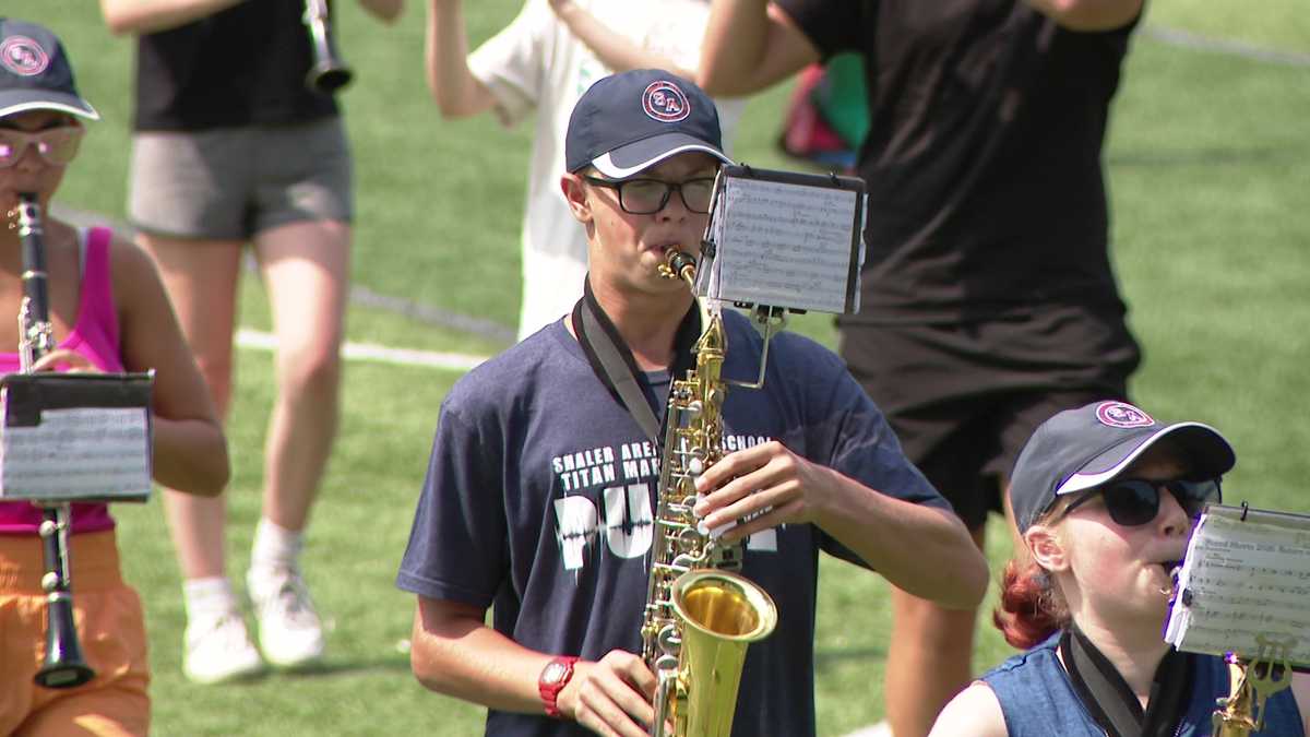 Shaler schools greet students with AI lessons, band ready for Fridays