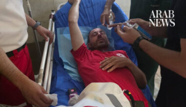 Settlers attack and injure 2 Palestinian medics near Bethlehem