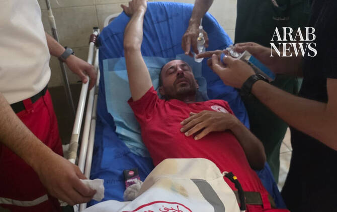 Settlers attack and injure 2 Palestinian medics near Bethlehem