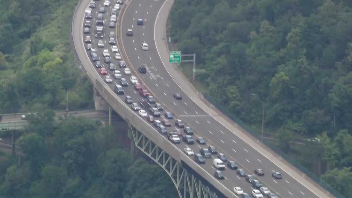 Crash causing major delays, backups on Parkway East